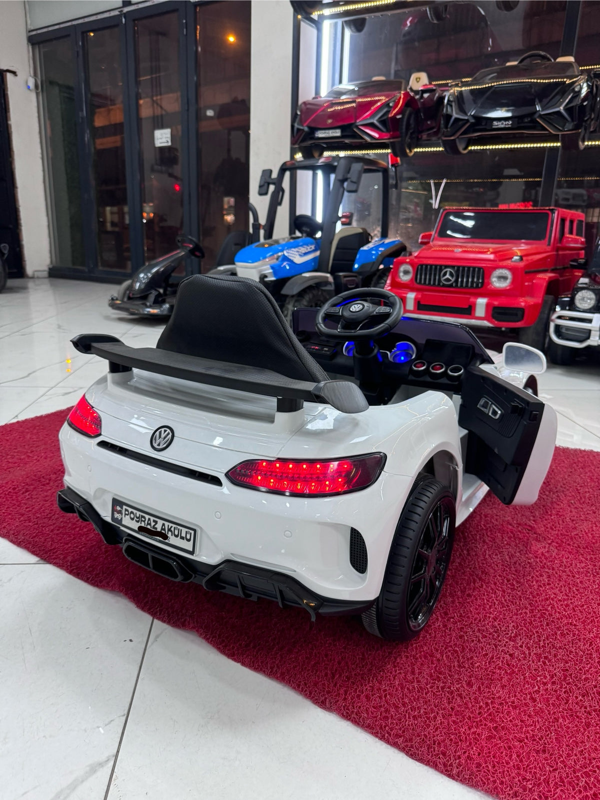 Volkswagen 12V akülü araba (0-6yaş)