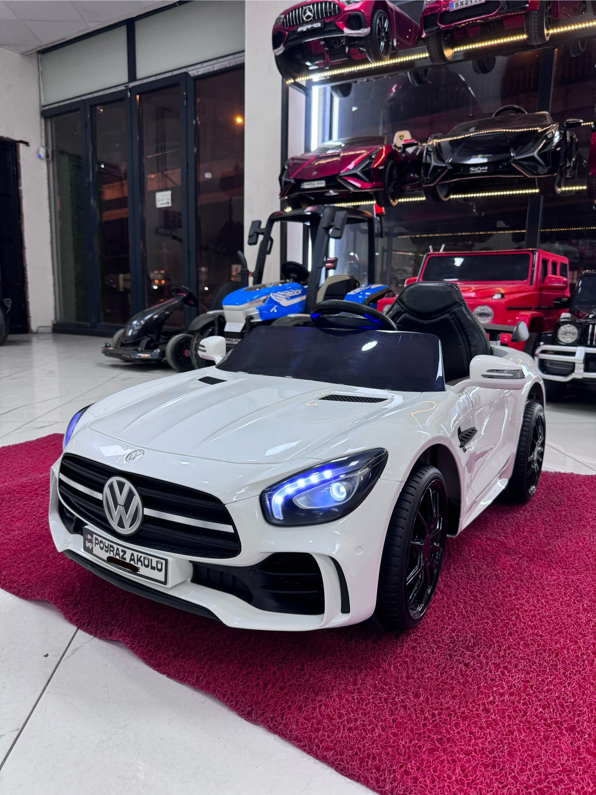 Volkswagen 12V akülü araba (0-6yaş)